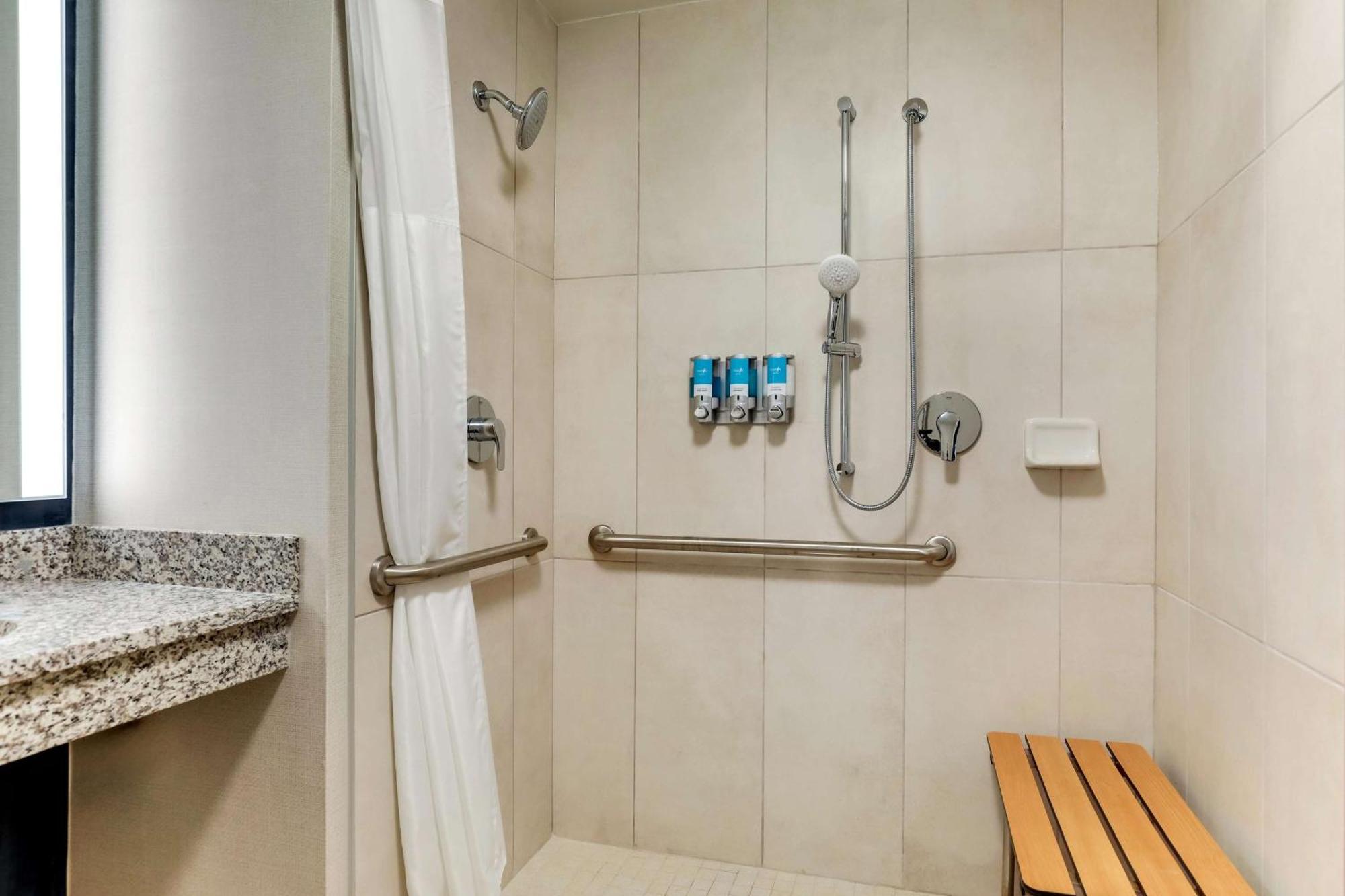 Drury Plaza Hotel تلاهاسي المظهر الخارجي الصورة